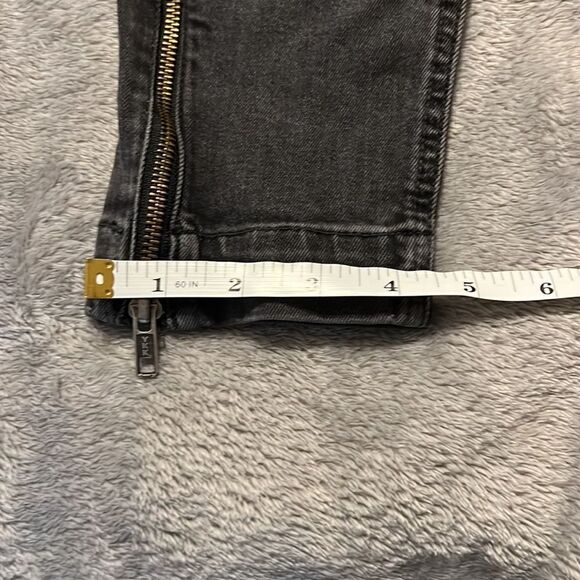 H & M Black Jeans. Side 29 - Picture 2 of 7